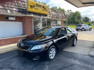 Used 2011 Toyota Camry LE image 1