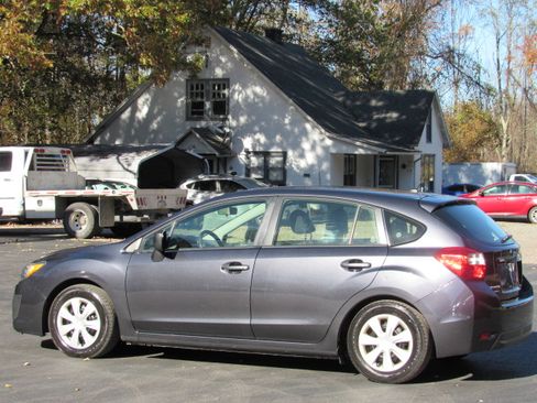 Used 2013 Subaru Impreza 2.0i image 8