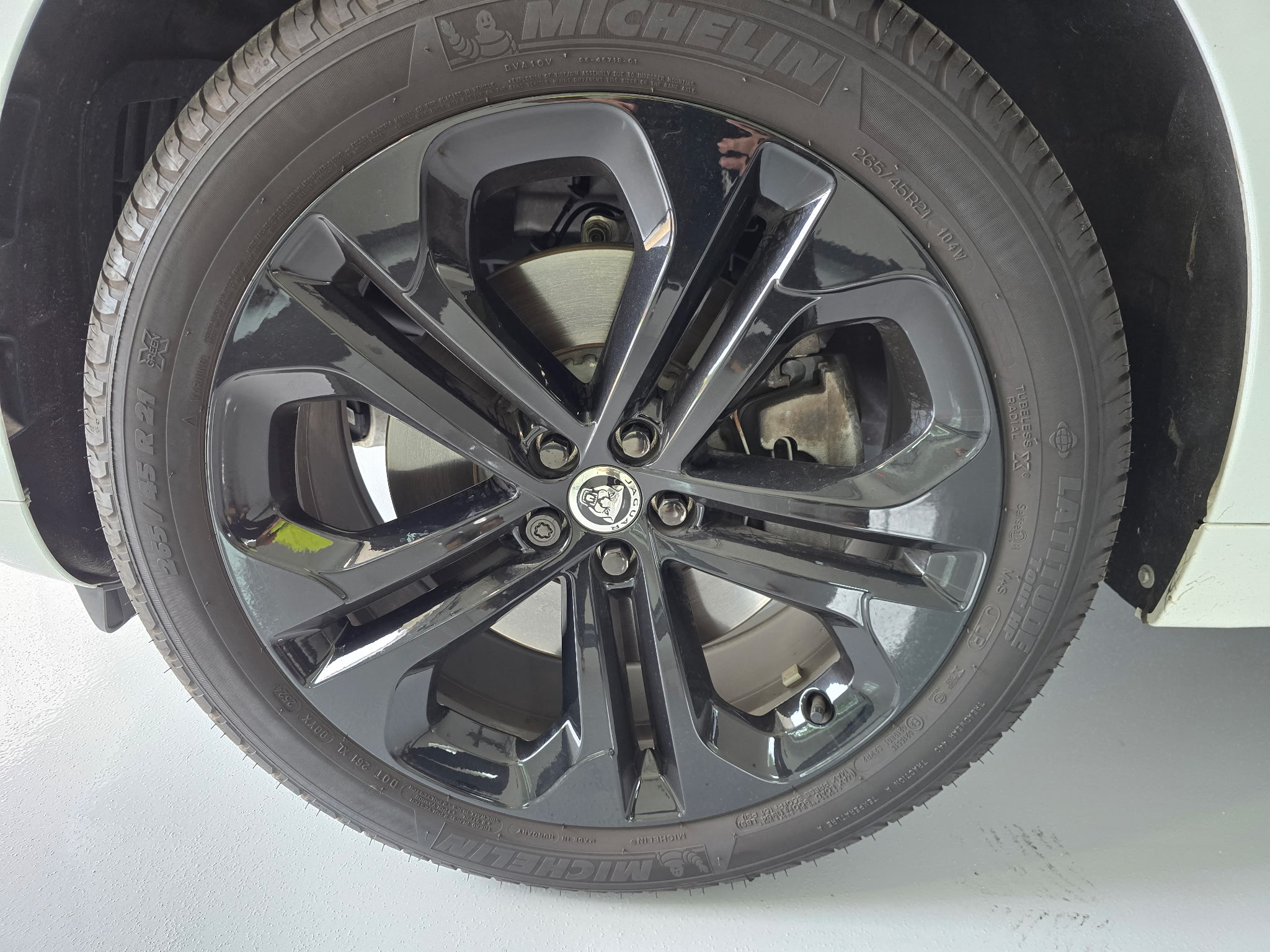Used 2026 Jaguar F-PACE R-Dynamic S AWD/4WD image 21
