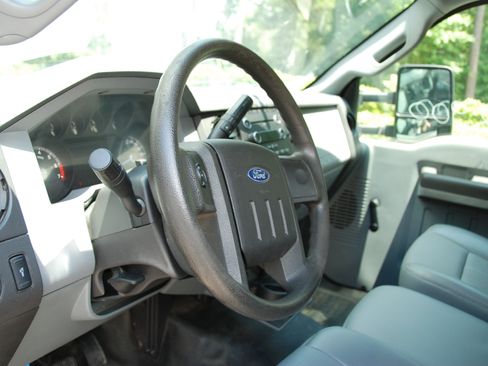 Used 2015 Ford F250 image 14