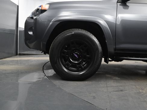 Used 2018 Toyota 4Runner SR5 image 10