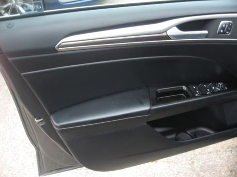 Used 2019 Ford Fusion SEL FWD image 8