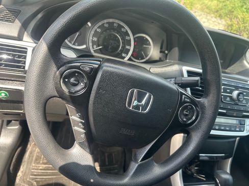 Used 2015 Honda Accord LX image 18