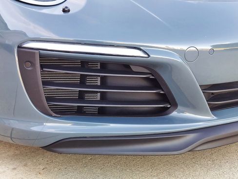 Used 2017 Porsche 911 Carrera 4S image 32