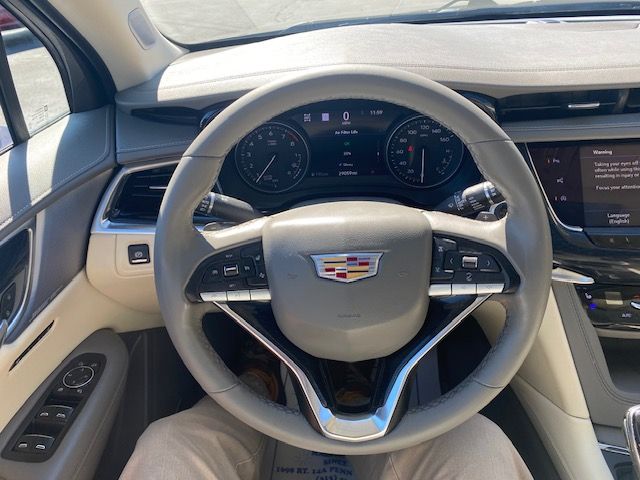Used 2024 Cadillac XT6 AWD Premium Luxury image 10