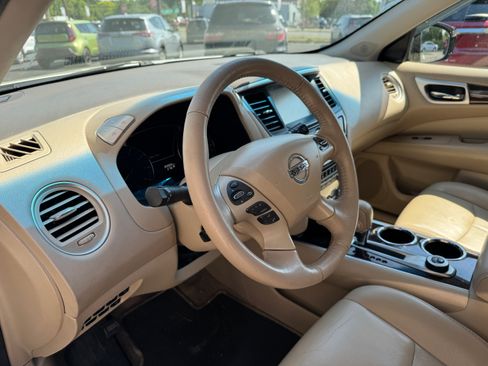Used 2015 Nissan Pathfinder AWD/4WD image 7