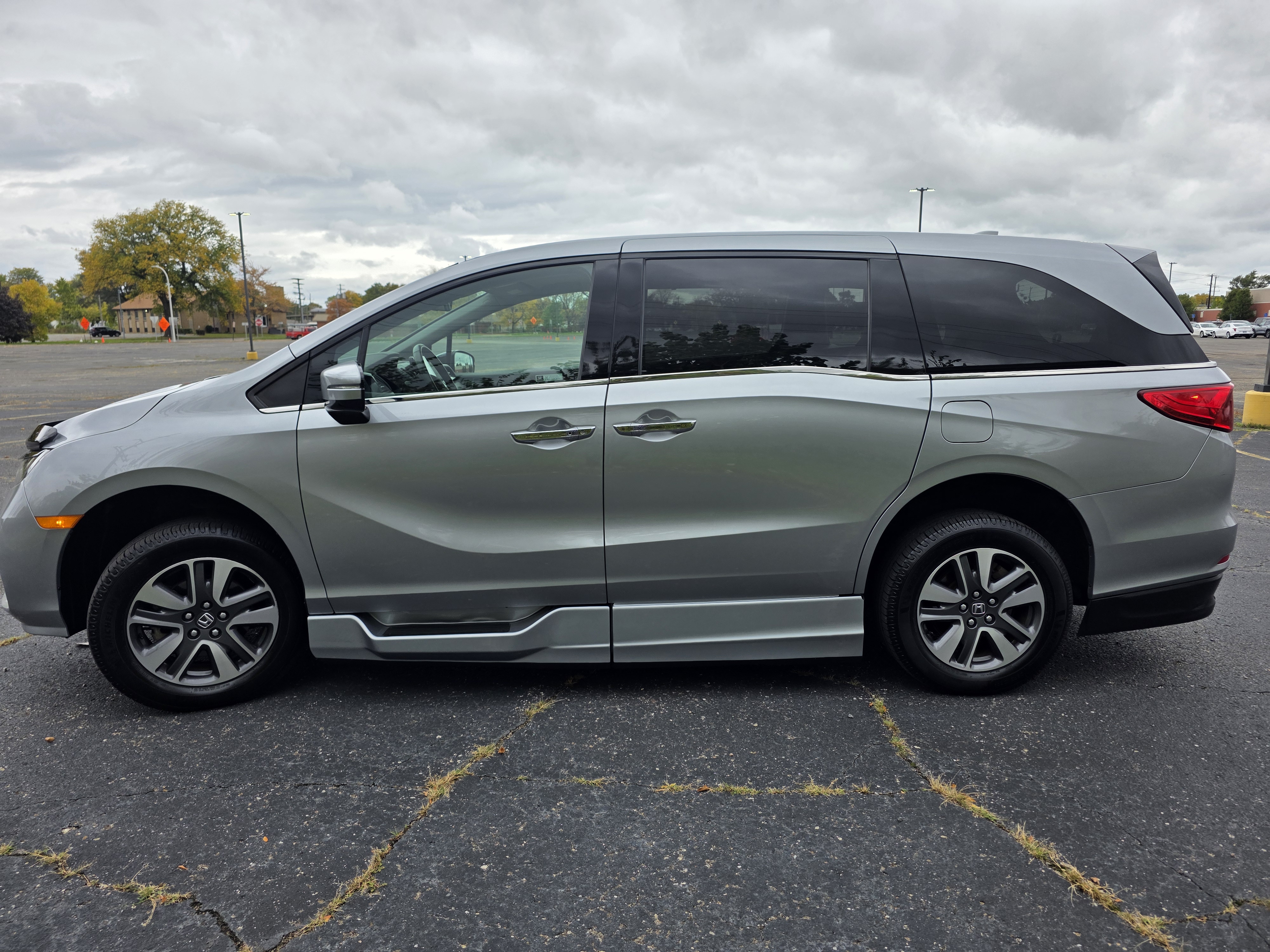 Used 2021 Honda Odyssey Elite image 8
