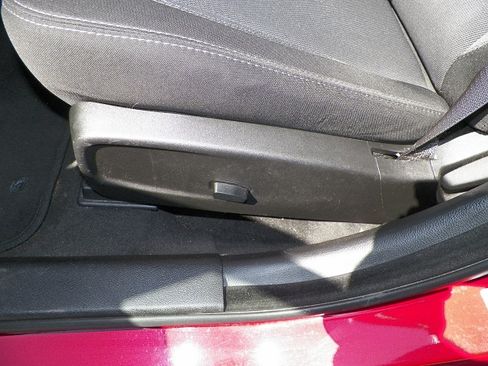 Used 2016 Dodge Charger SE RWD image 8