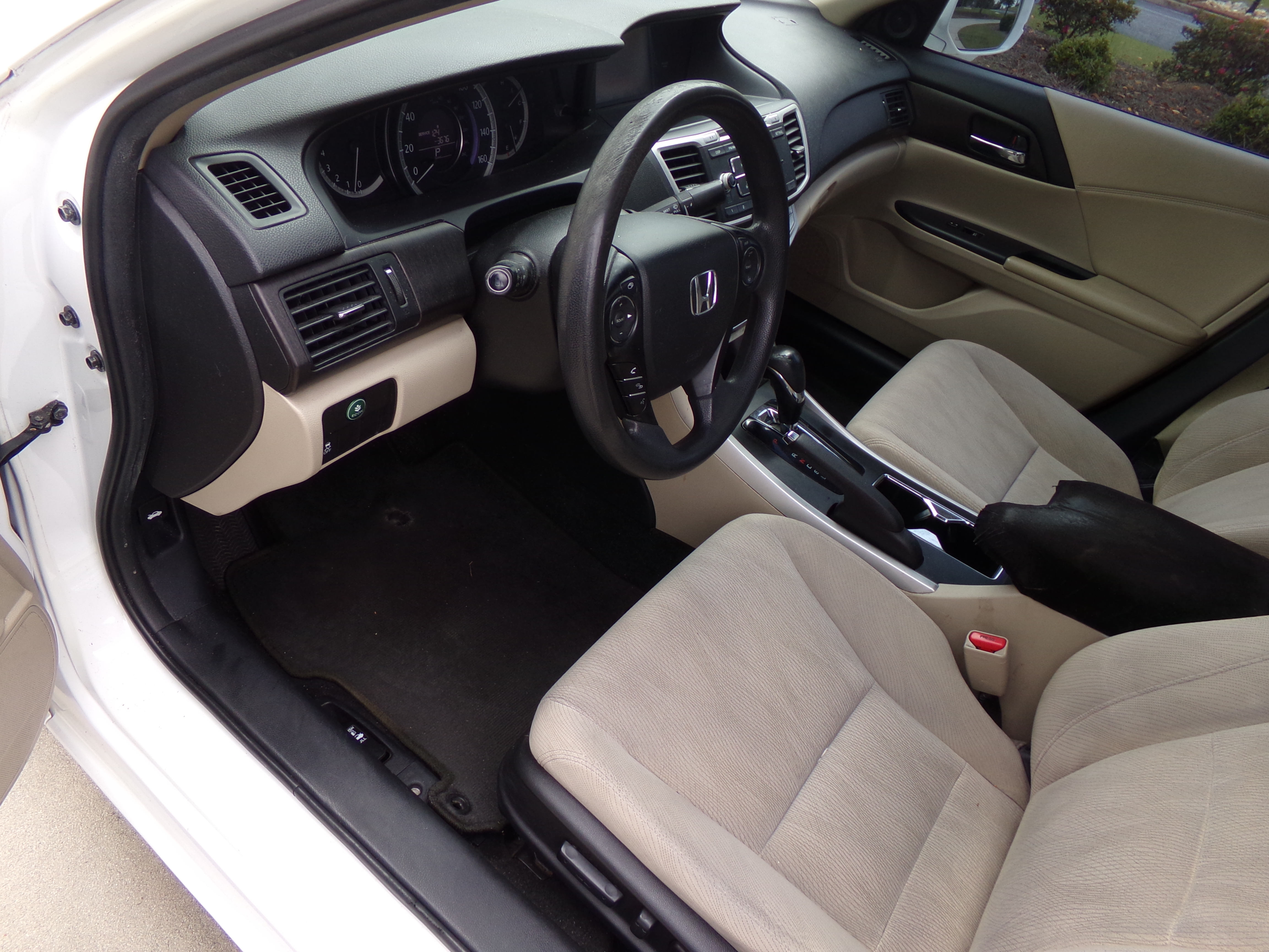 Used 2015 Honda Accord EX Sedan image 10