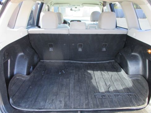 Used 2015 Subaru Forester 2.5i Premium Sport Utility 4D AWD/4WD image 11
