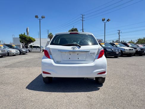 Used 2012 Toyota Yaris 2-Door Hatchback FWD image 7