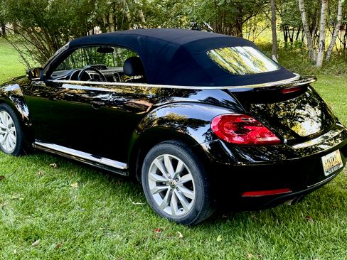 Used 2013 Volkswagen Beetle TDI Convertible FWD image 13