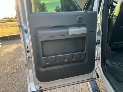 Used 2012 Ford F250 Lariat image 16