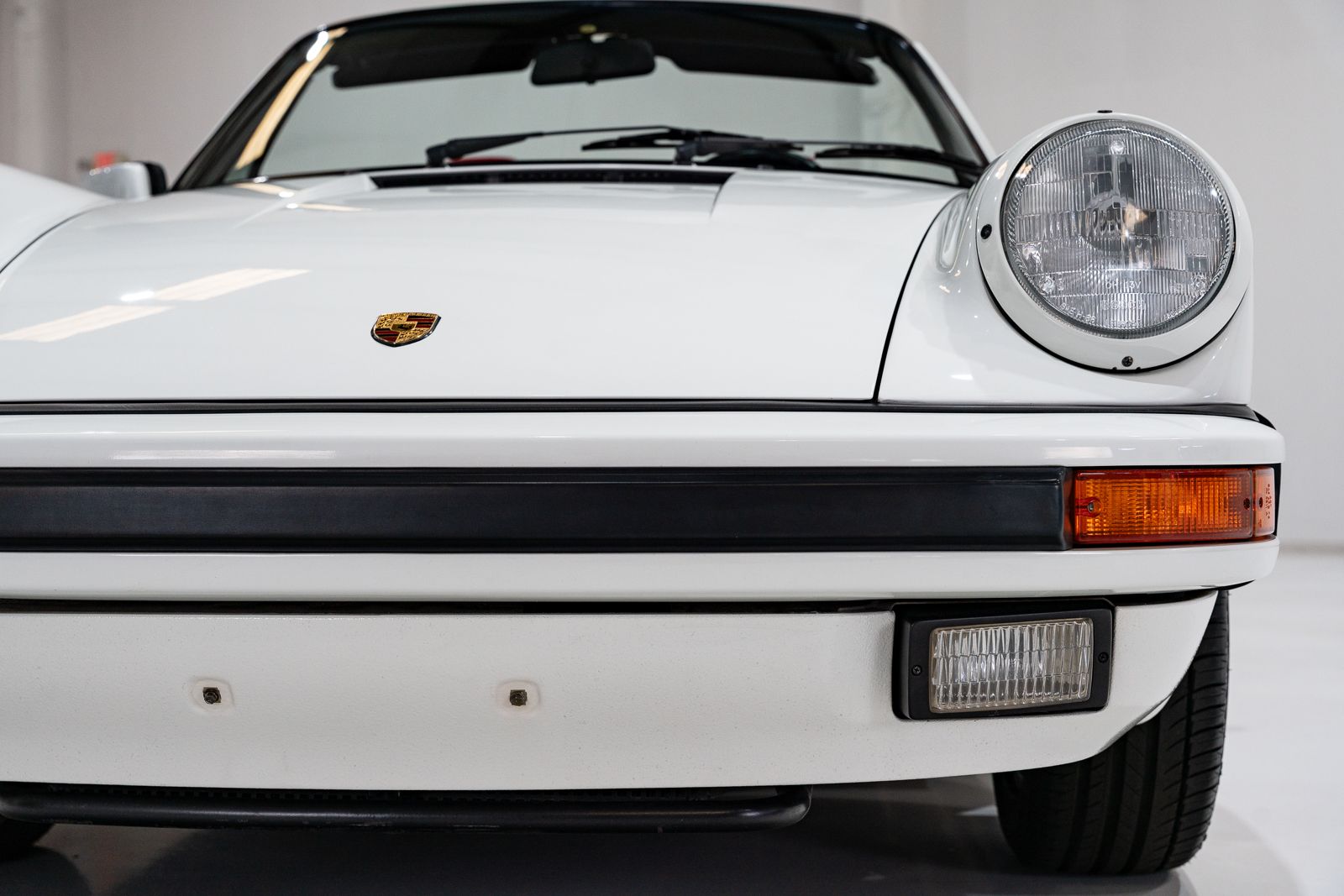 Used 1989 Porsche 911 Carrera Cabriolet RWD image 40