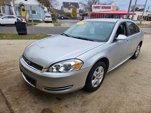 Used 2010 Chevrolet Impala LS image 3