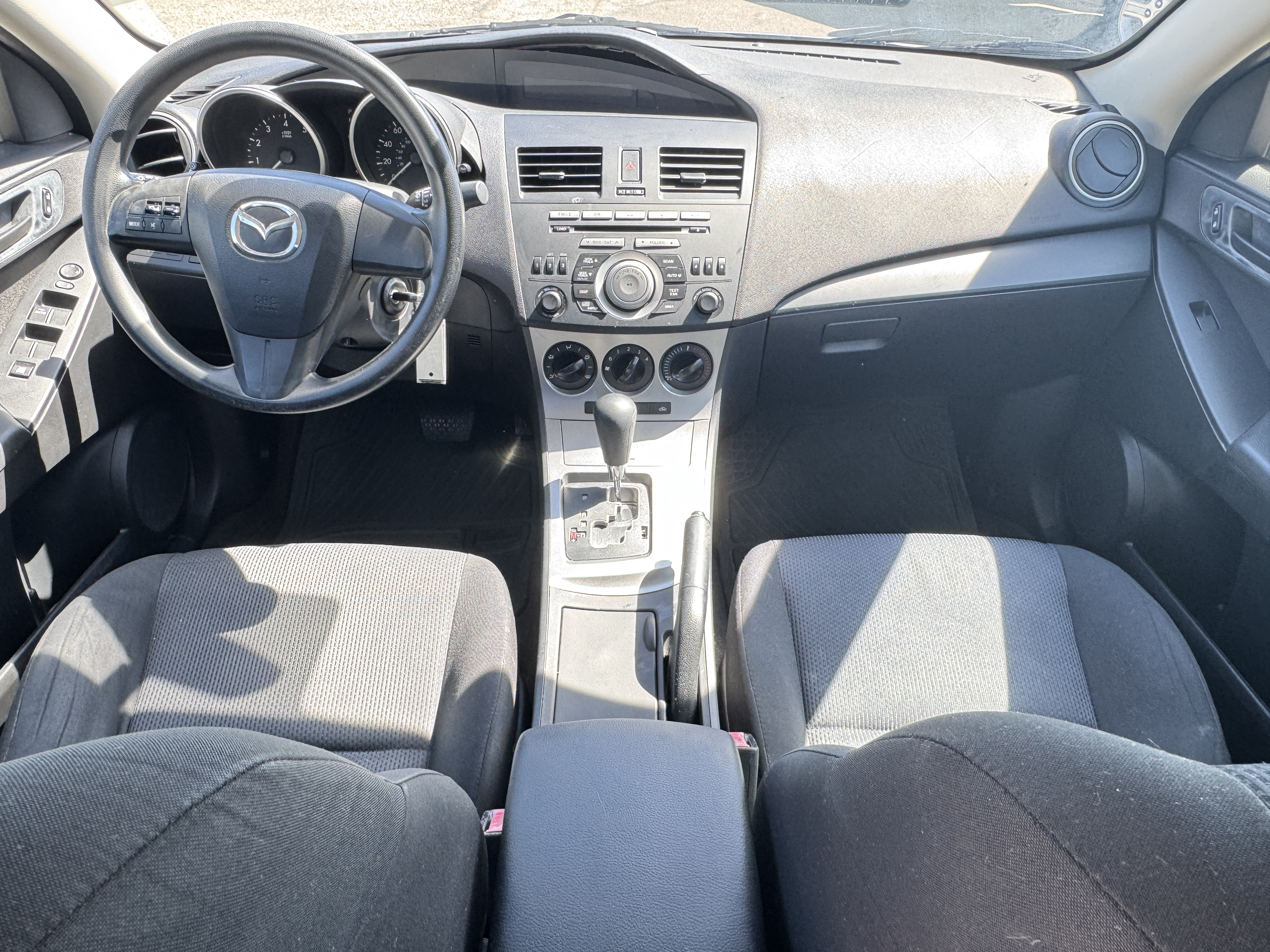 Used 2011 MAZDA MAZDA3 i Sport Sedan FWD image 20