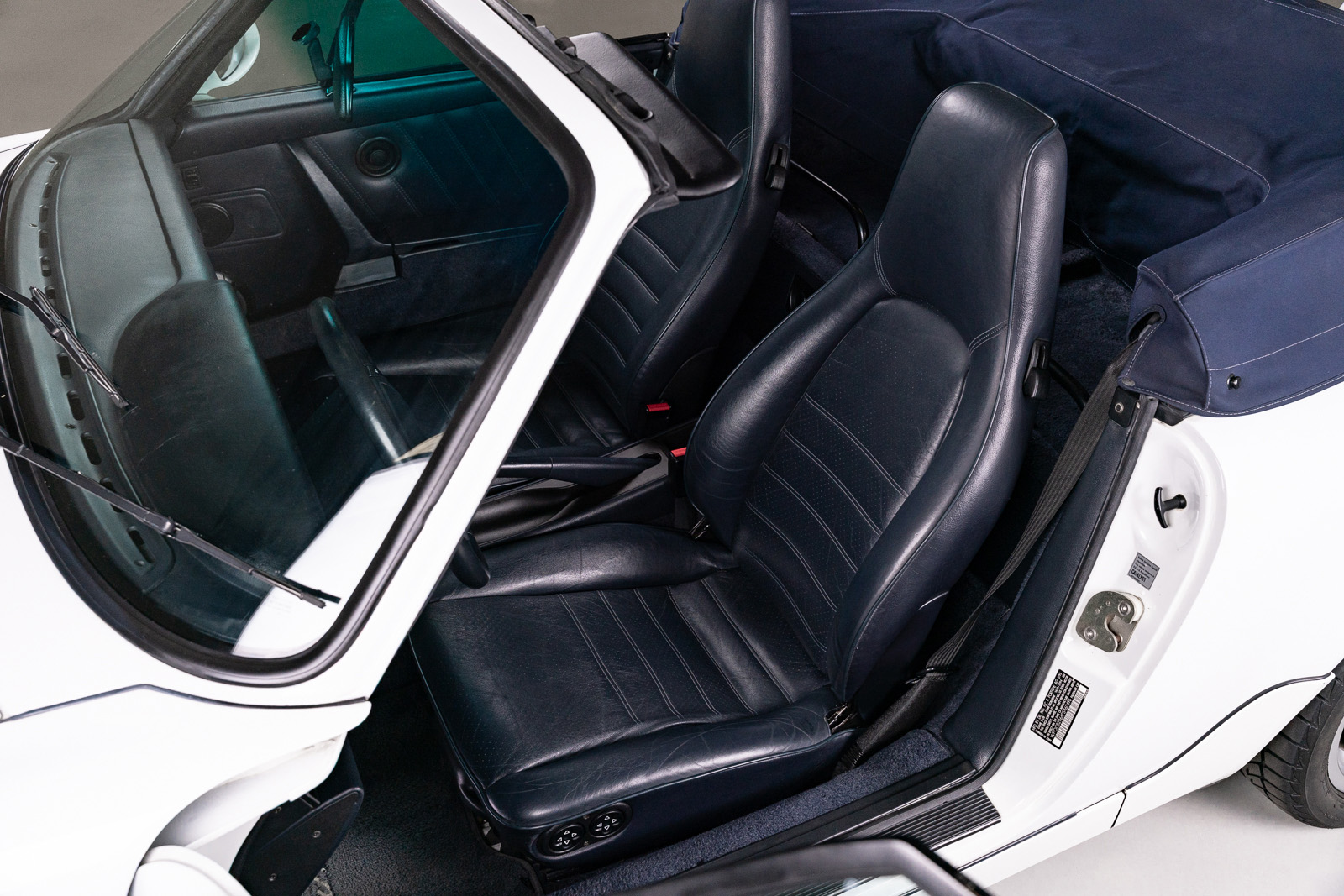 Used 1993 Porsche 911 Carrera Cabriolet RWD image 63