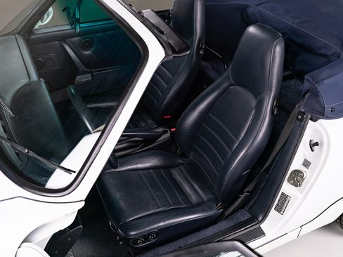 Used 1993 Porsche 911 Carrera Cabriolet RWD image 63