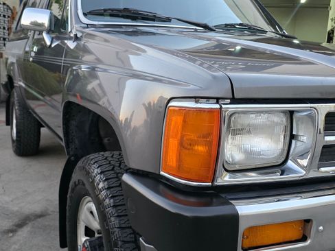 Used 1988 Toyota Pickup Deluxe image 37