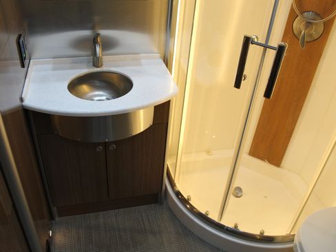 Used 2017 Mercedes-Benz Sprinter 3500 image 28