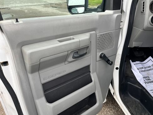 Used 2011 Ford E-250 and Econoline 250 RWD image 13