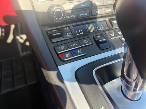 Used 2019 Porsche 911 Carrera Cabriolet RWD image 15