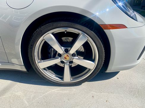 Used 2022 Porsche 911 Carrera 4 image 18