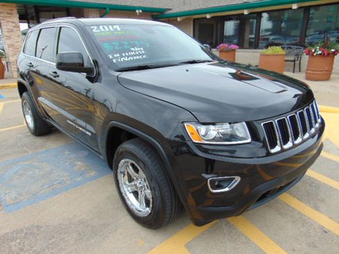 Used 2014 Jeep Grand Cherokee Laredo image 1