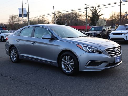 Used 2016 Hyundai Sonata SE image 11