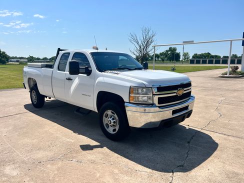 Used 2013 Chevrolet Silverado 2500 RWD image 3