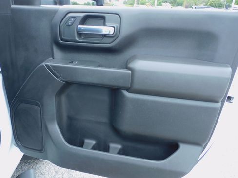 Used 2020 Chevrolet Silverado 2500 4x4 Crew Cab Custom image 26
