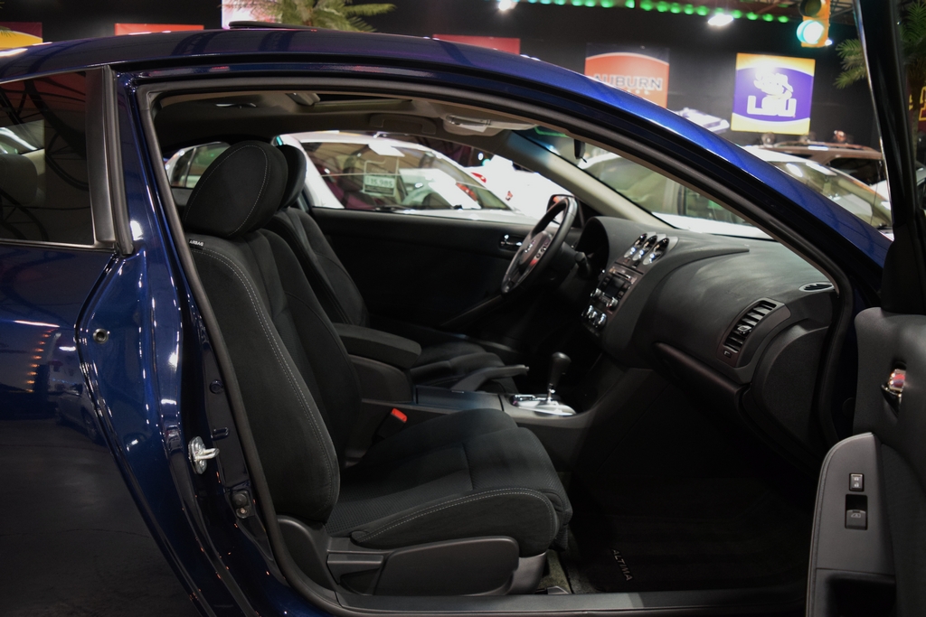Used 2011 Nissan Altima 2.5 S Coupe FWD image 22