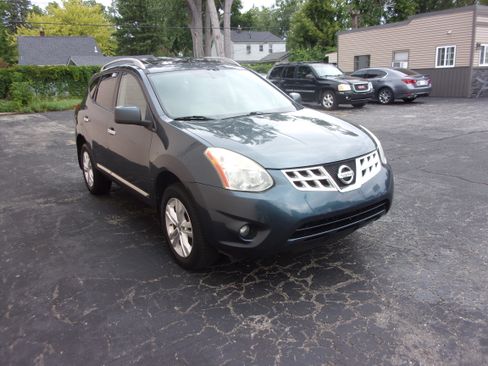 Used 2013 Nissan Rogue AWD SV w/ Premium Package image 3