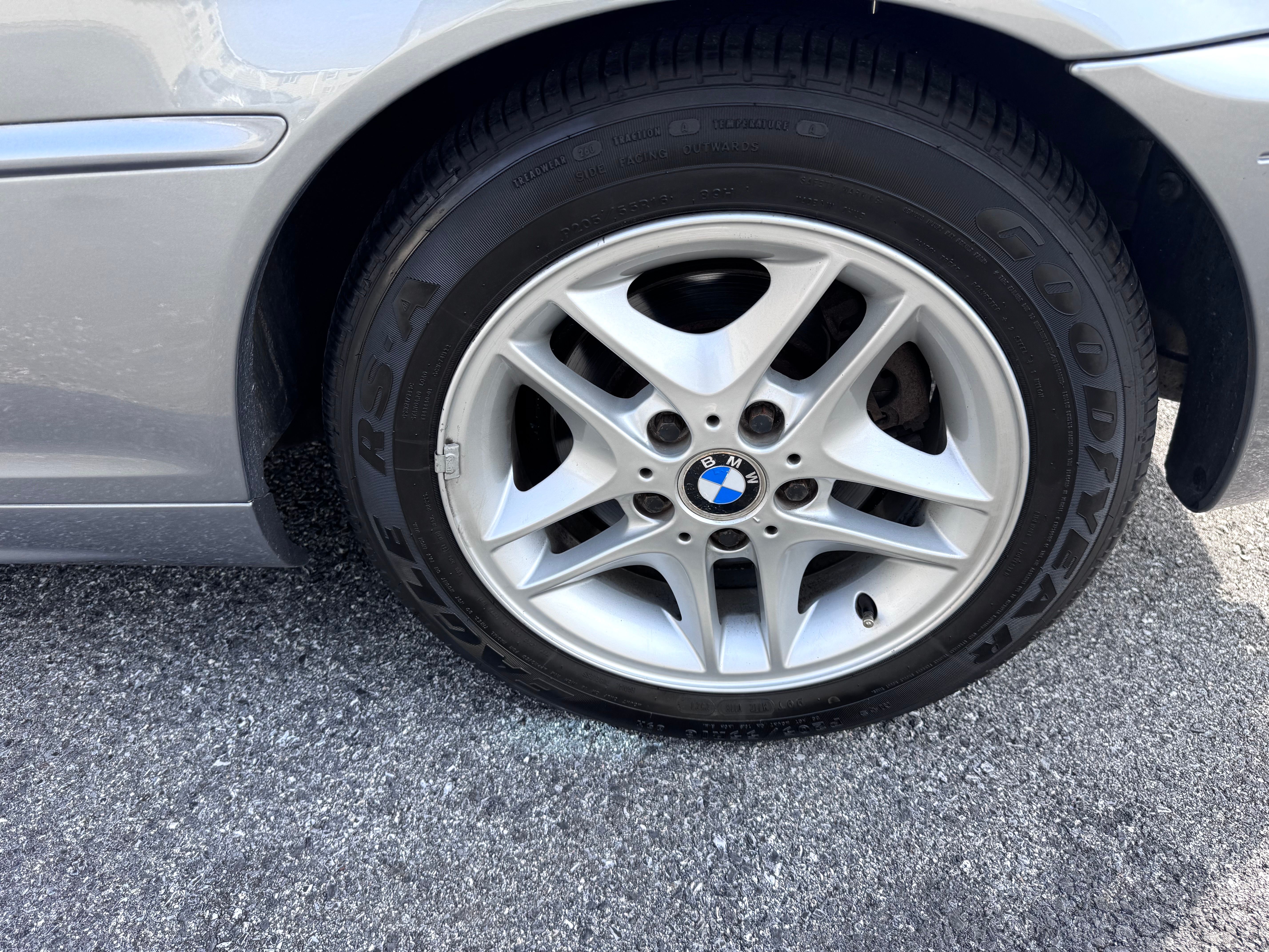 Used 2004 BMW 325Ci RWD image 11