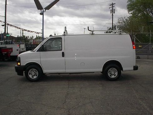 Used 2021 Chevrolet Express 3500 image 7