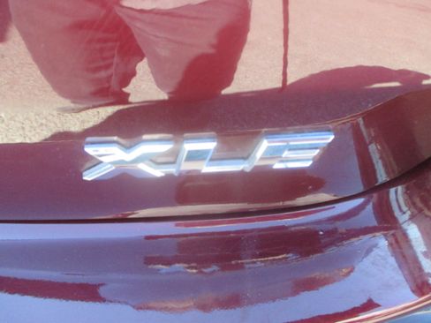 Used 2019 Toyota Highlander XLE image 15