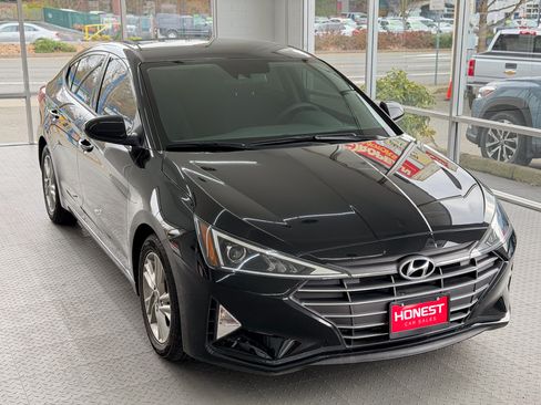 Used 2020 Hyundai Elantra SEL image 1