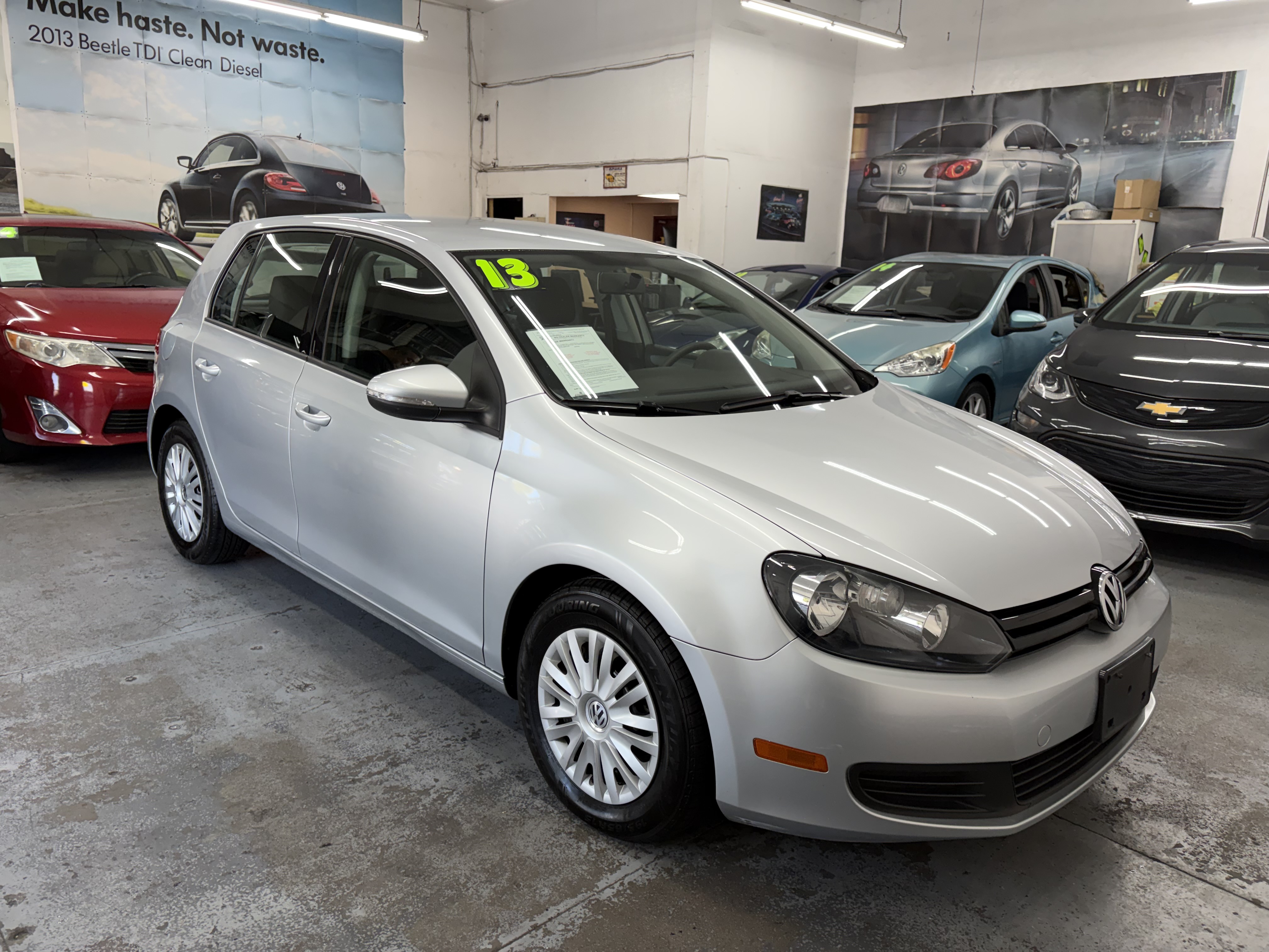Used 2013 Volkswagen Golf 4-Door FWD image 10