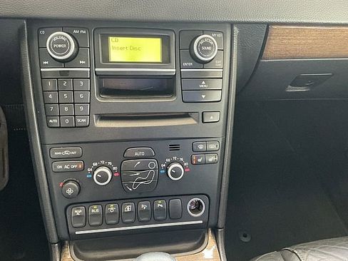 Used 2010 Volvo XC90 3.2 image 24