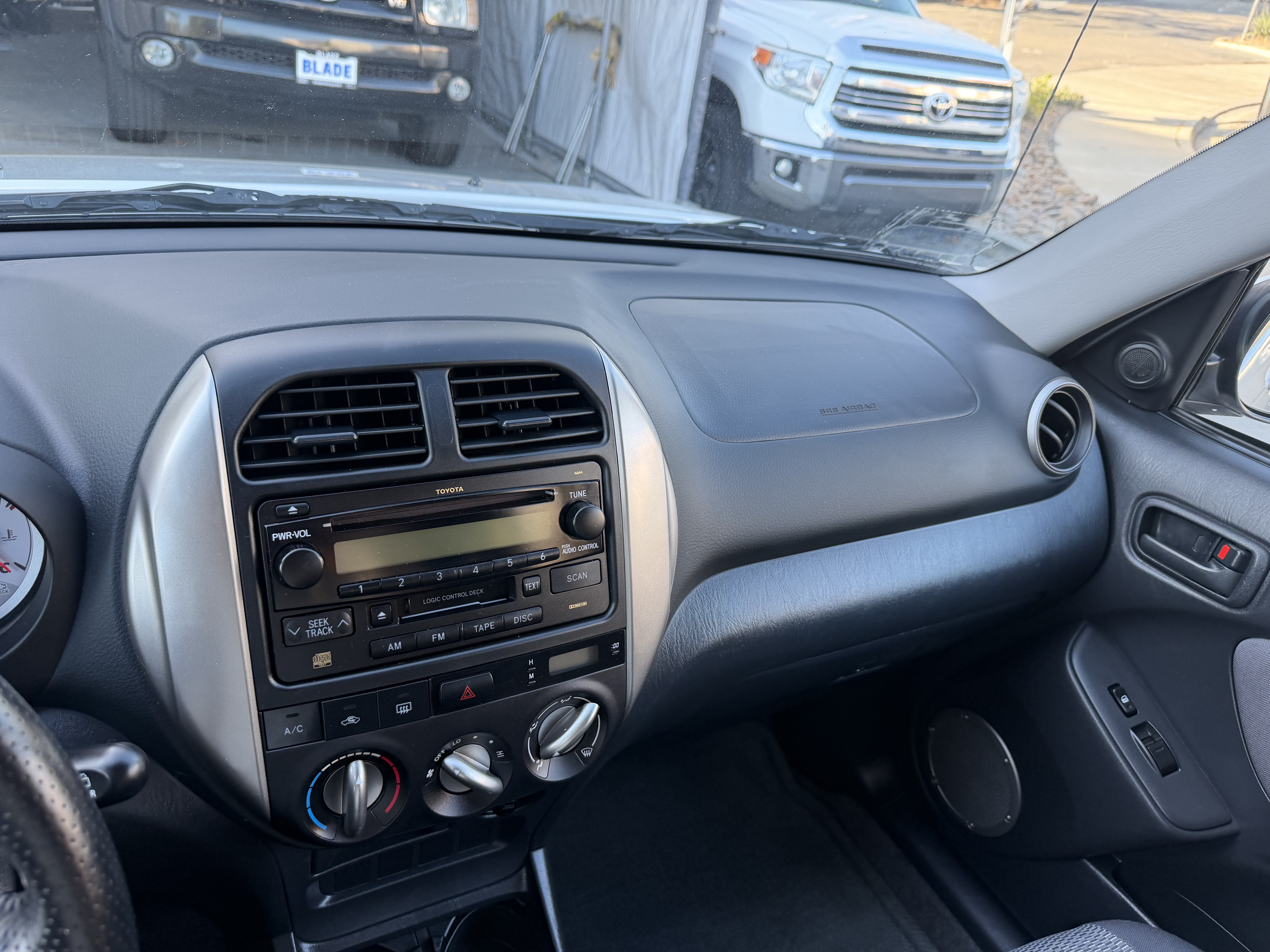 Used 2004 Toyota RAV4 L FWD image 42