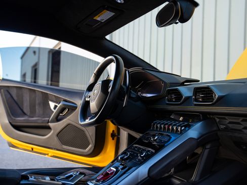 Used 2015 Lamborghini Huracan LP 610-4 image 15