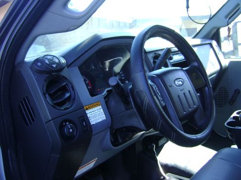Used 2015 Ford F450 4x4 Regular Cab Super Duty image 15