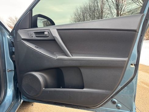 Used 2011 MAZDA MAZDA3 i Sport image 15