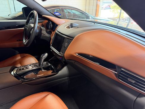 Used 2022 Maserati Levante GT AWD/4WD image 31