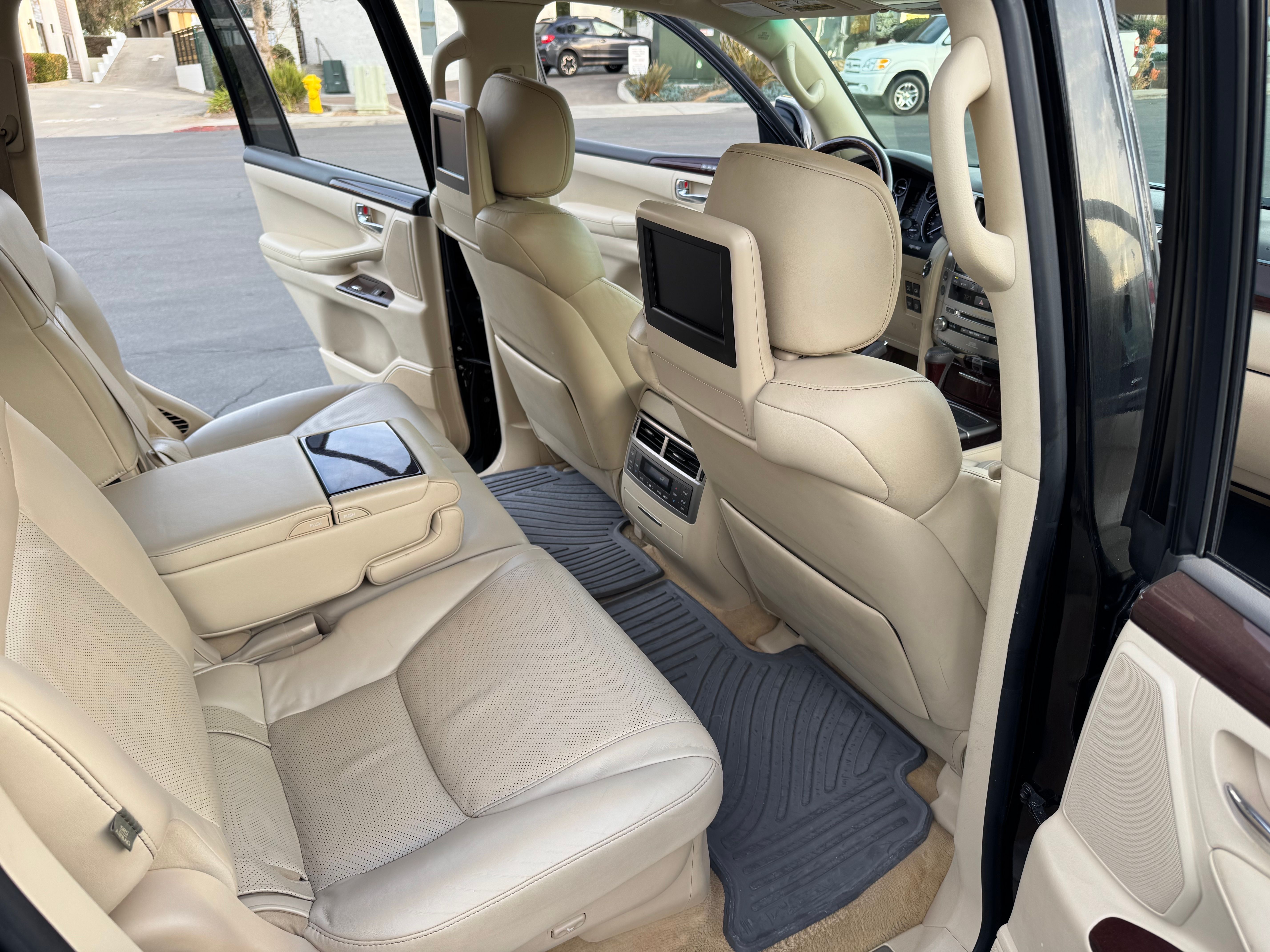Used 2013 Lexus LX 570 4WD image 27