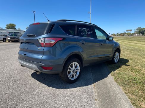Used 2018 Ford Escape SE image 4