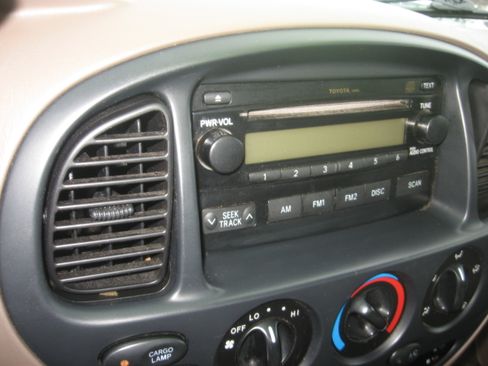 Used 2004 Toyota Tundra image 10