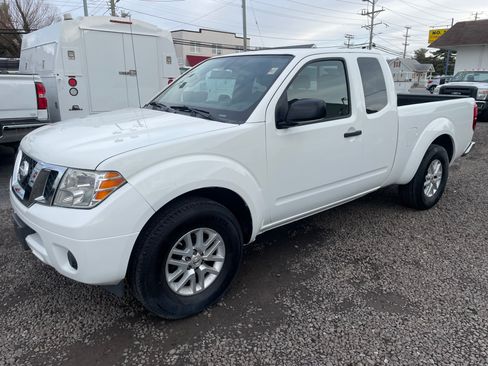 Used 2019 Nissan Frontier image 1