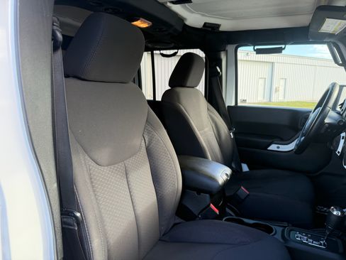 Used 2013 Jeep Wrangler Unlimited Sport image 57