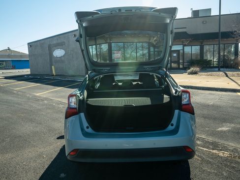 Used 2020 Toyota Prius image 12